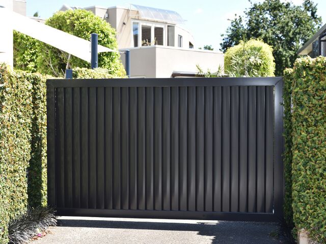 Aluminium sliding gate design for garden
