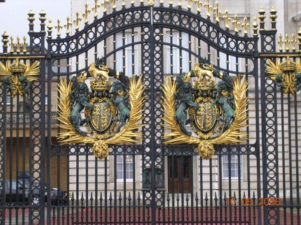 Decorative main gate designs
