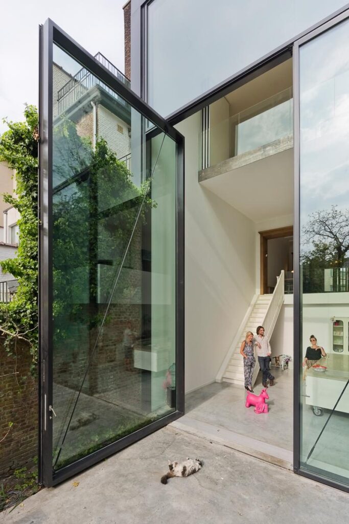 Pivoting Glass Door Design