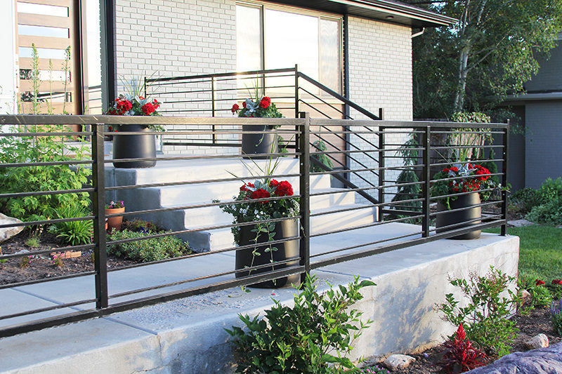 Modern-House-Front-Railing