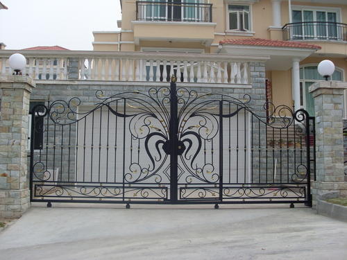 Types of House Gate Designs based on Operating Mechanisms