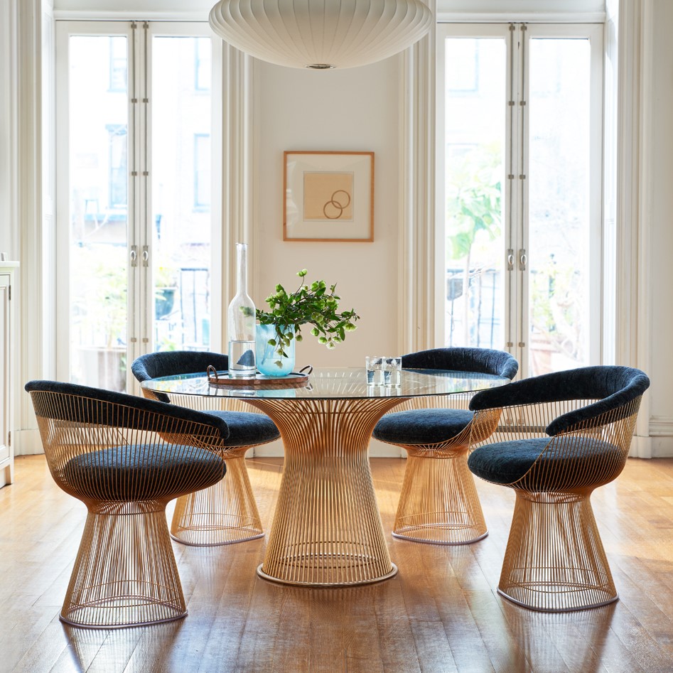 11 Stunning Round Pedestal Dining Table Ideas for 2022 – Save Space Stylishly!