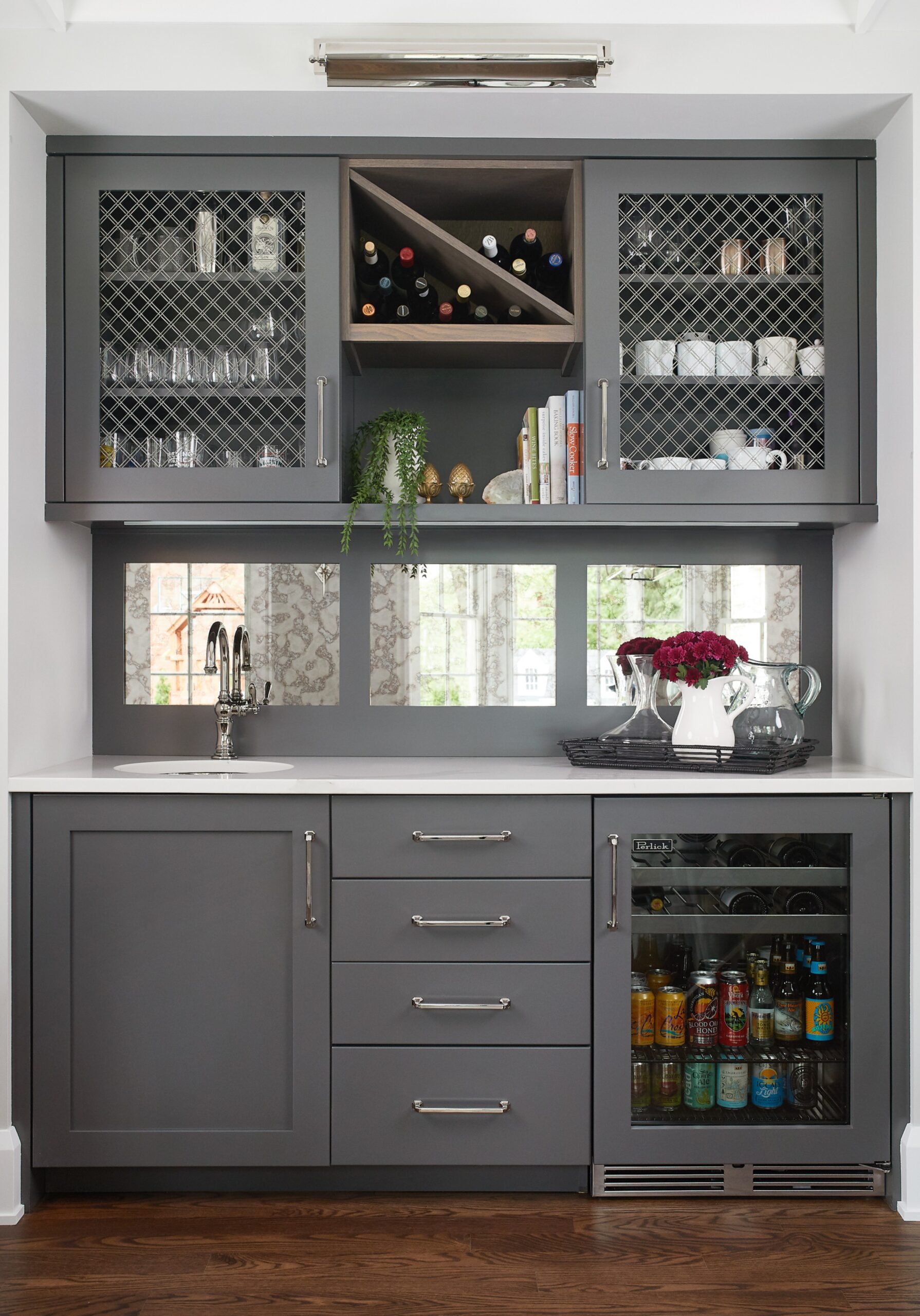 Small Apartment Wet Bar: A Stylish and Space-Saving Addition