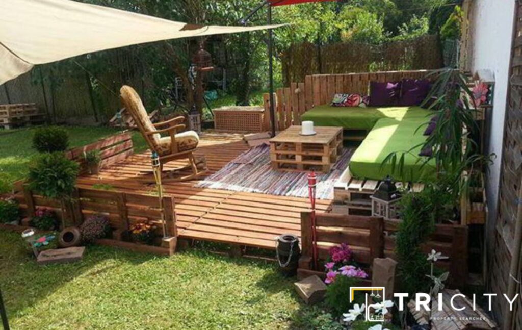 Build a Patio Pallet For Cheap No Grass Backyard ideas