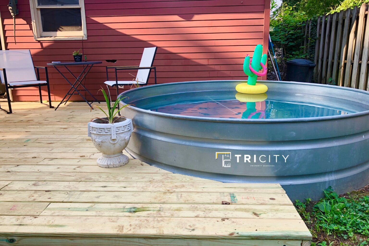 12 Above Ground Pool Deck Ideas on a Budget That Look Great