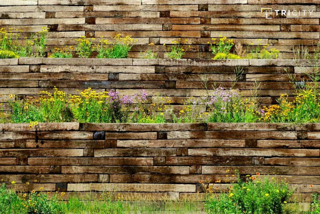 Wood Blocks - Simple Retaining Wall Ideas For Sloped Backyard That Look Beautiful