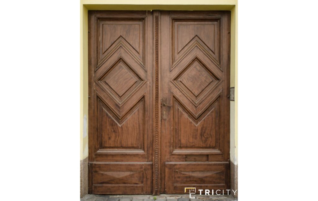 Wooden Main Hall Double Door Design With Block Carvings 