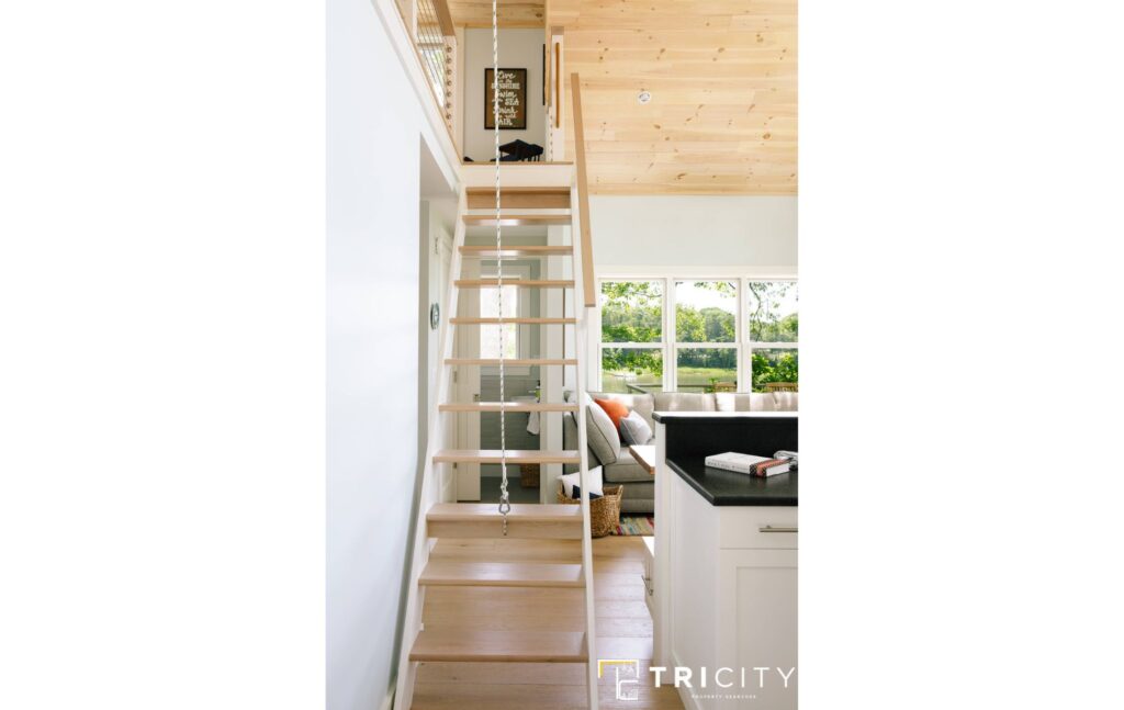 Minimal Limited Space Small Space Stairs Design