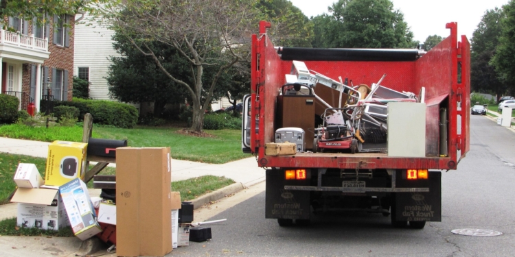 Why Junk Removal Services are Essential for Home Renovations
