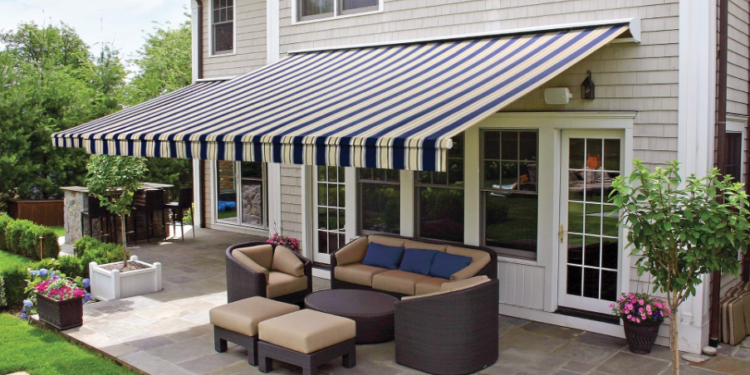 Choosing a retractable awning for your home